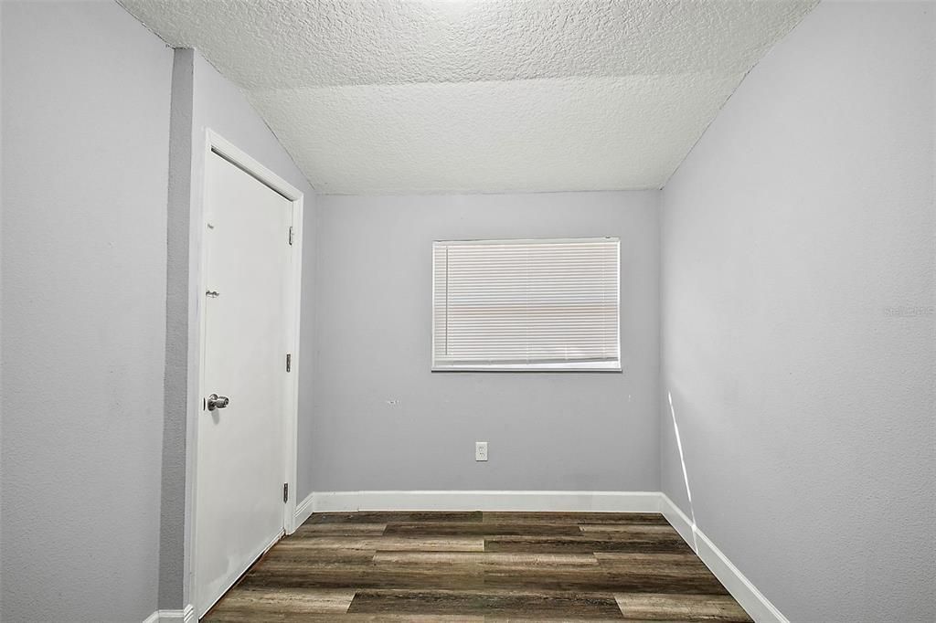 待售: $285,000 (2 贝兹, 1 浴室, 1292 平方英尺)