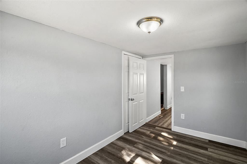 待售: $285,000 (2 贝兹, 1 浴室, 1292 平方英尺)