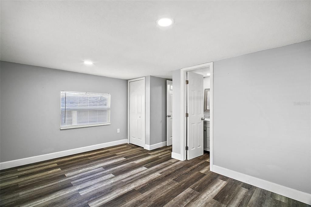 待售: $285,000 (2 贝兹, 1 浴室, 1292 平方英尺)