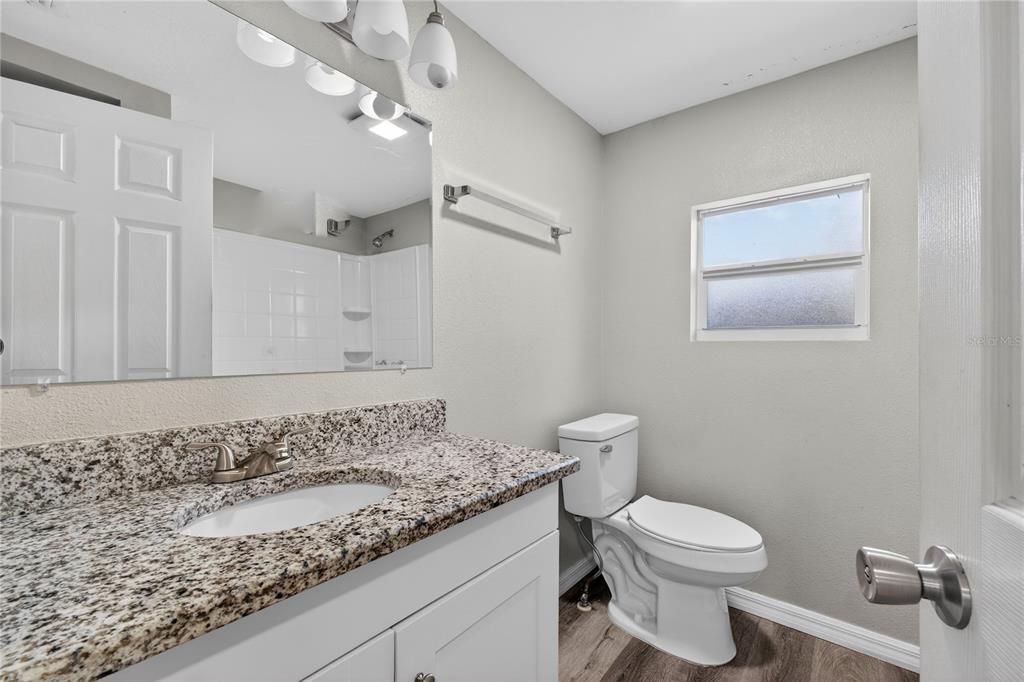 Под контрактом: $179,900 (3 спален, 2 ванн, 1104 Квадратных фут)