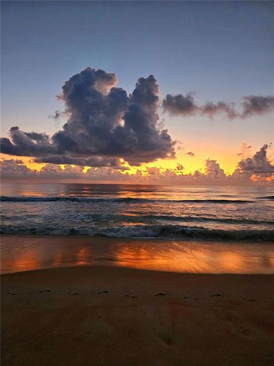 待售: $250,000 (0.18 acres)
