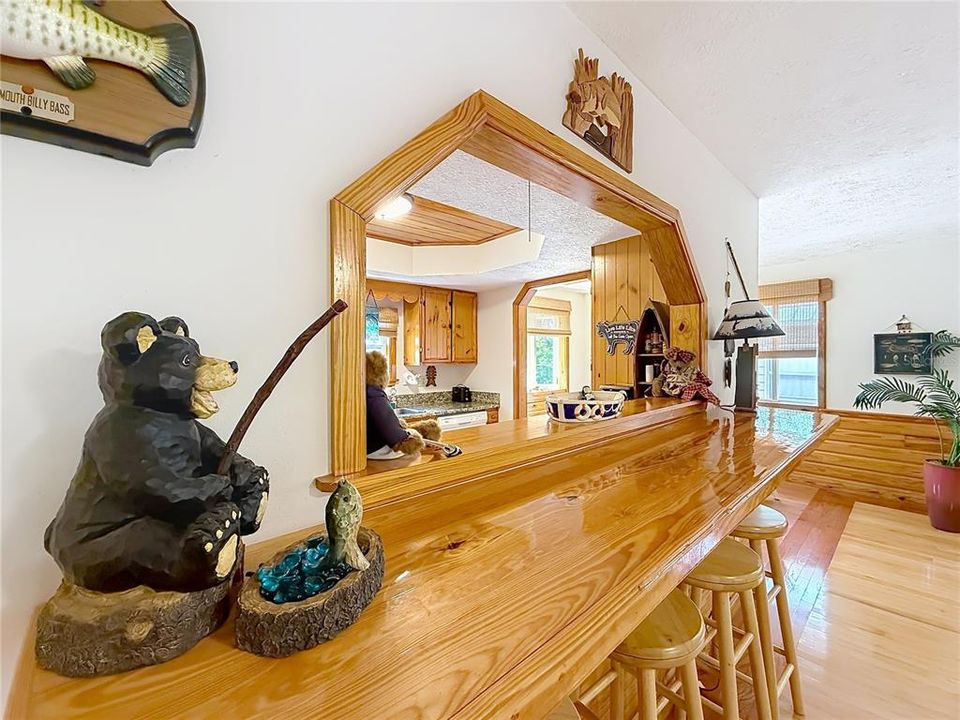 На продажу: $269,900 (2 спален, 2 ванн, 1584 Квадратных фут)