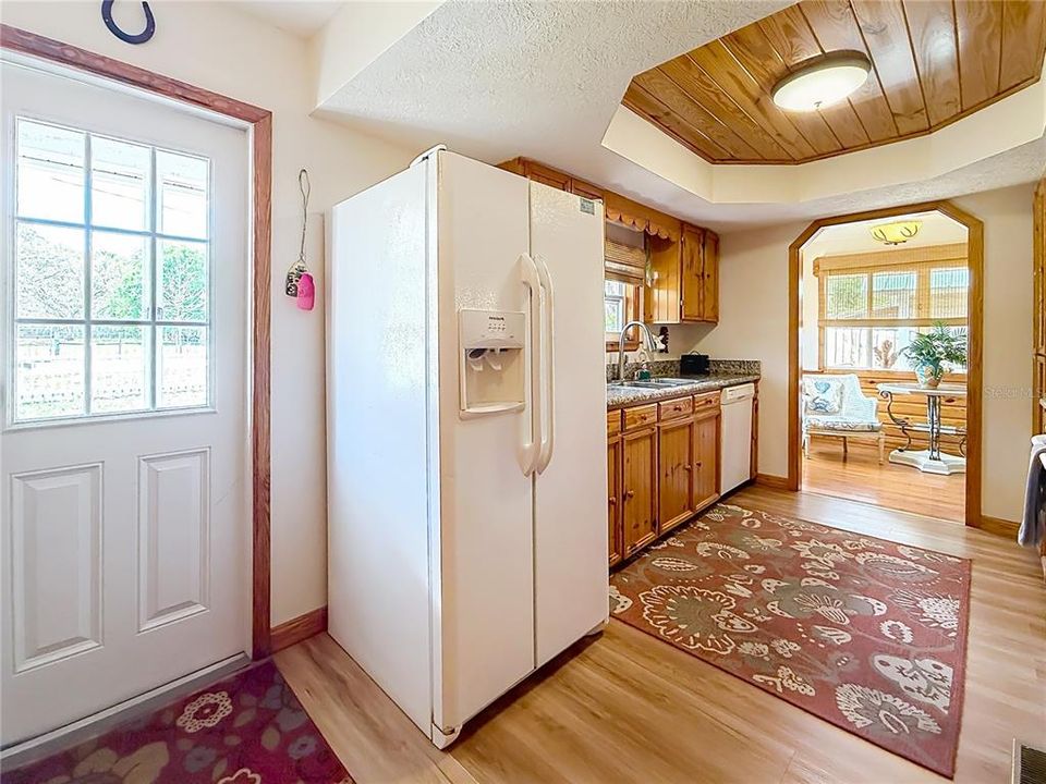 На продажу: $269,900 (2 спален, 2 ванн, 1584 Квадратных фут)