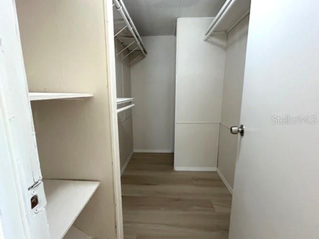 Active With Contract: $129,000 (2 beds, 2 baths, 920 Square Feet)