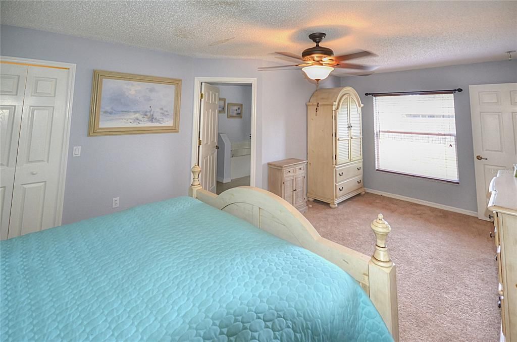 Active With Contract: $279,900 (3 beds, 2 baths, 2020 Square Feet)