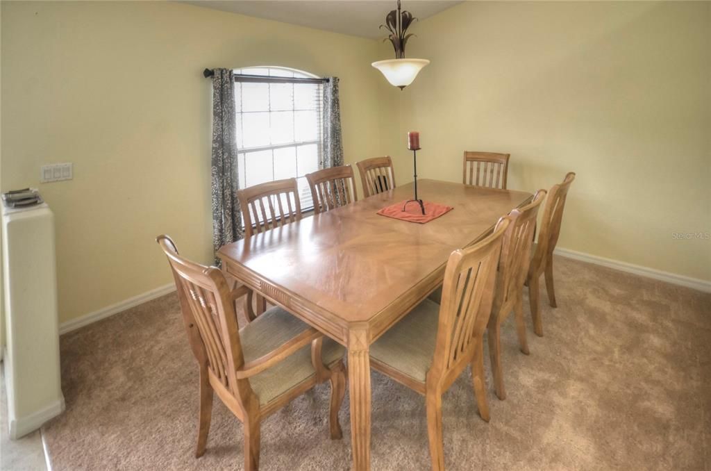 Active With Contract: $279,900 (3 beds, 2 baths, 2020 Square Feet)