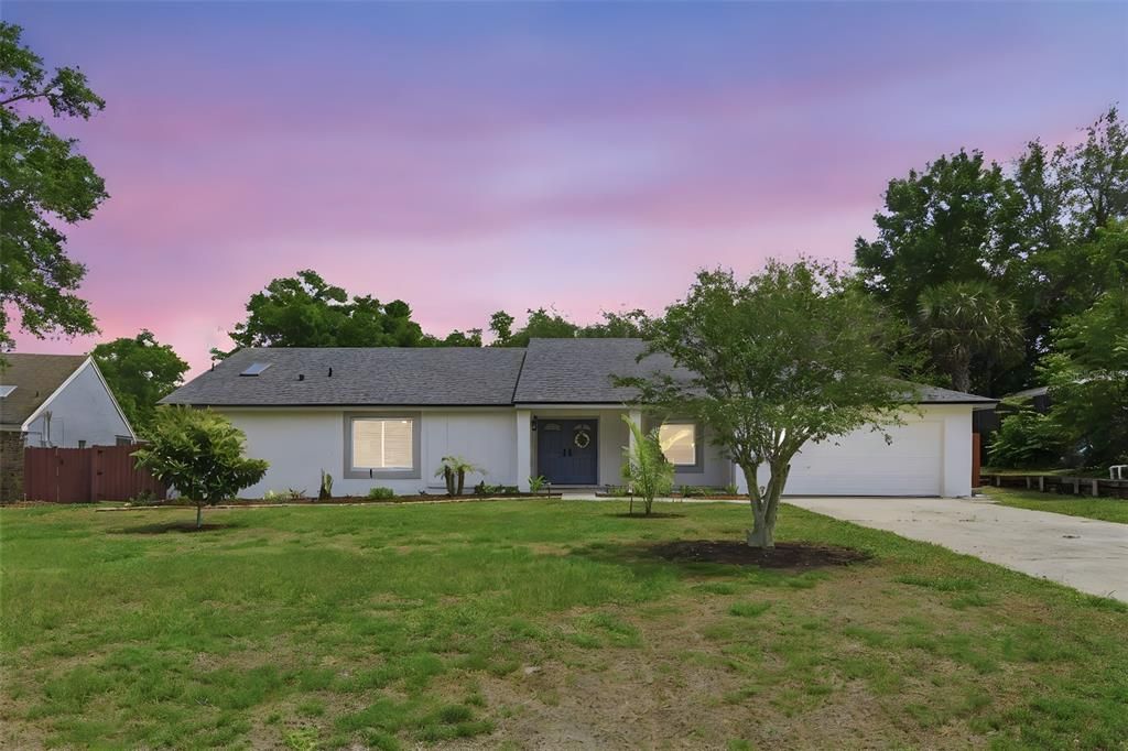 Activo con contrato: $649,999 (4 camas, 2 baños, 2131 Pies cuadrados)