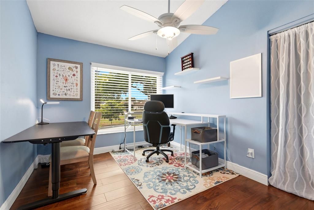Activo con contrato: $649,999 (4 camas, 2 baños, 2131 Pies cuadrados)