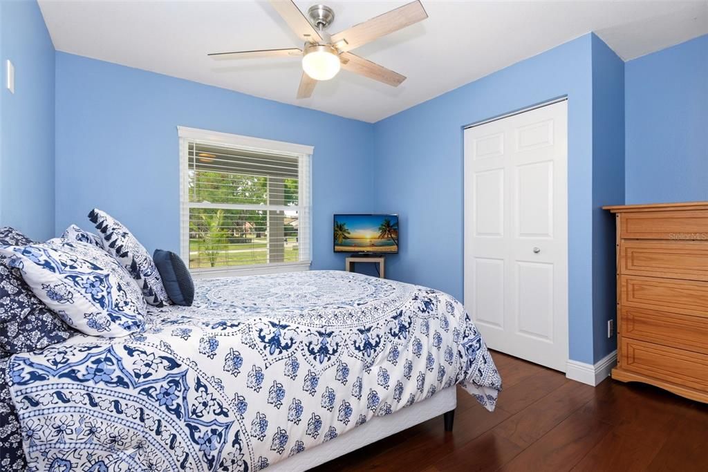Activo con contrato: $649,999 (4 camas, 2 baños, 2131 Pies cuadrados)