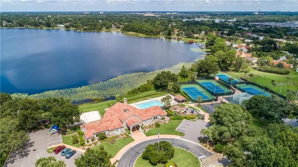 Activo con contrato: $649,999 (4 camas, 2 baños, 2131 Pies cuadrados)