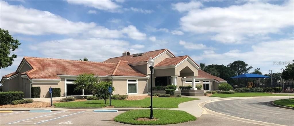 Activo con contrato: $649,999 (4 camas, 2 baños, 2131 Pies cuadrados)