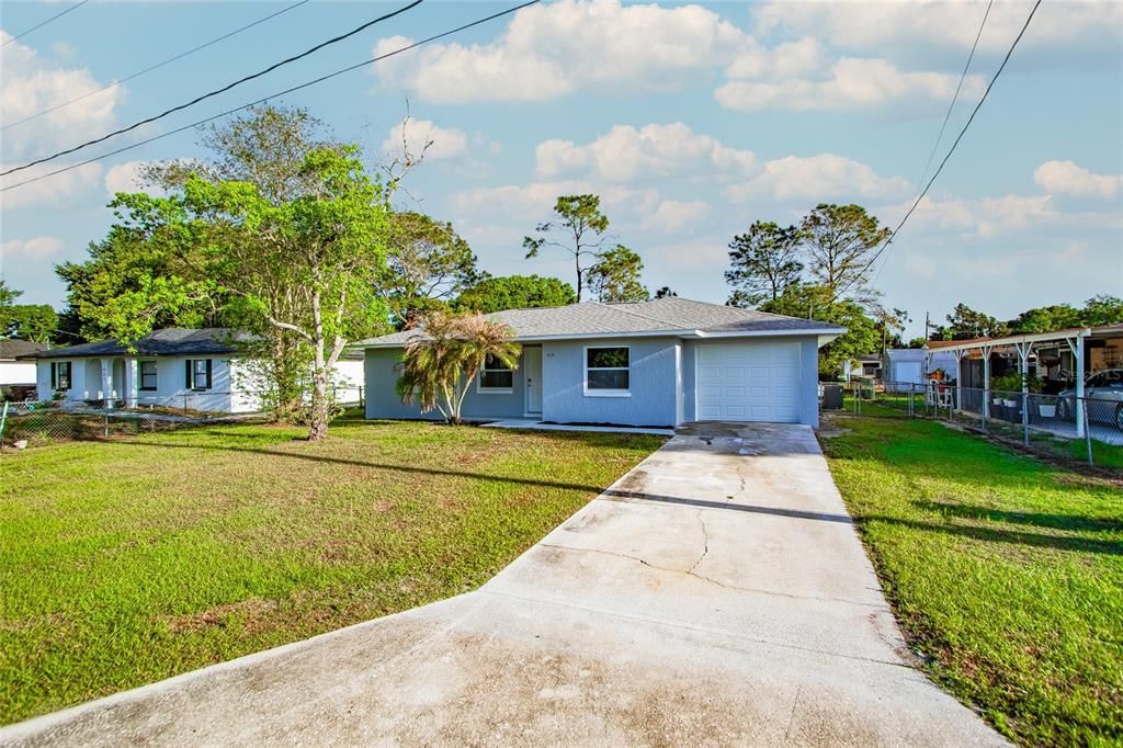 Active With Contract: $335,000 (4 beds, 2 baths, 1542 Square Feet)
