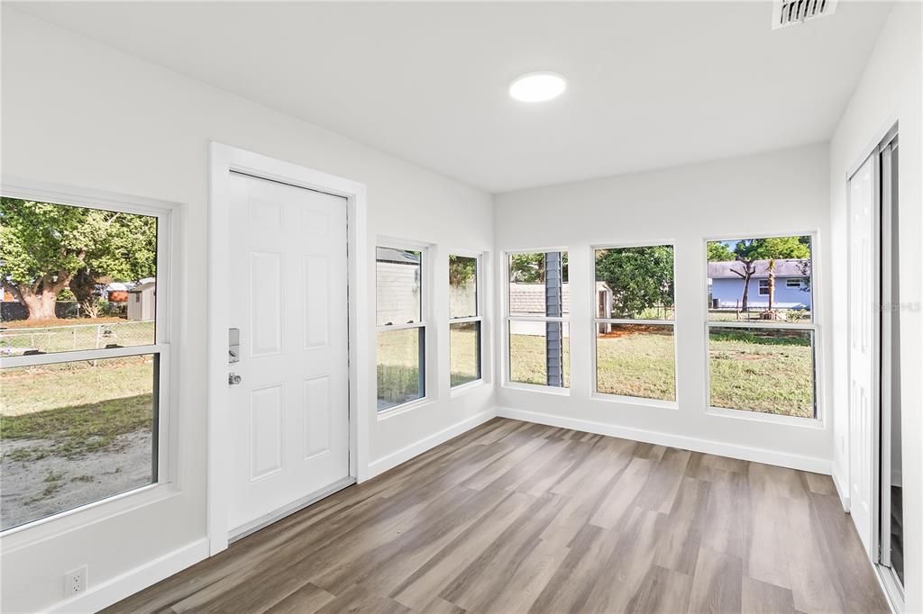 Active With Contract: $335,000 (4 beds, 2 baths, 1542 Square Feet)