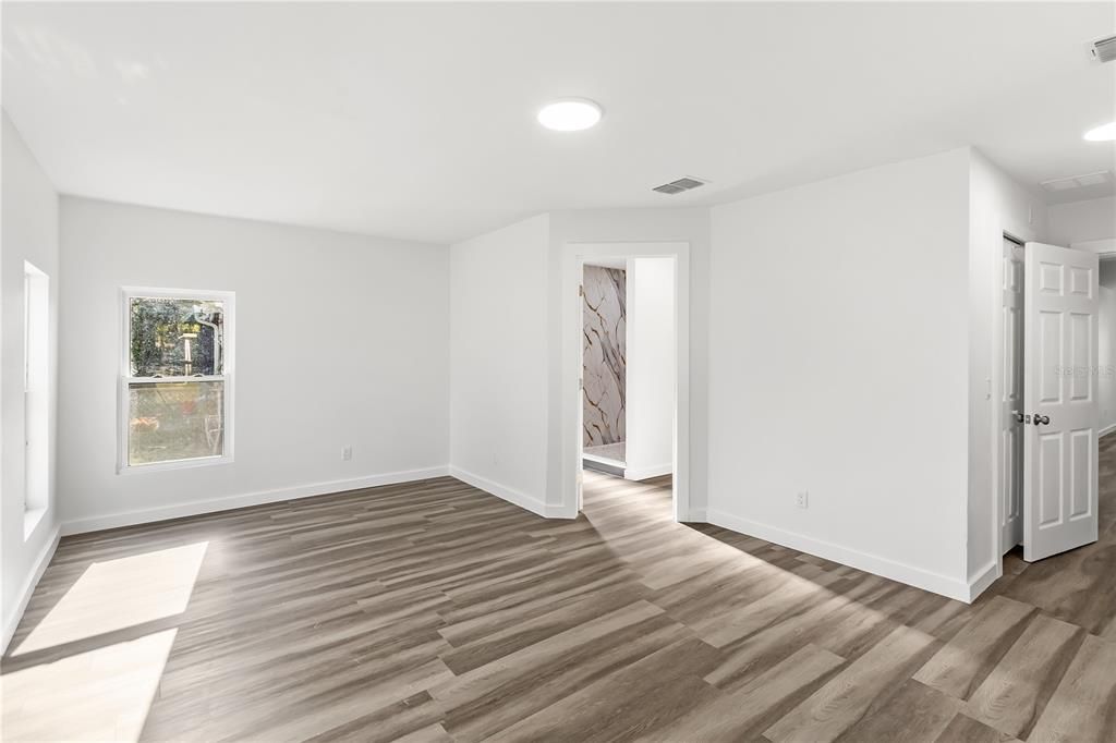 Active With Contract: $335,000 (4 beds, 2 baths, 1542 Square Feet)