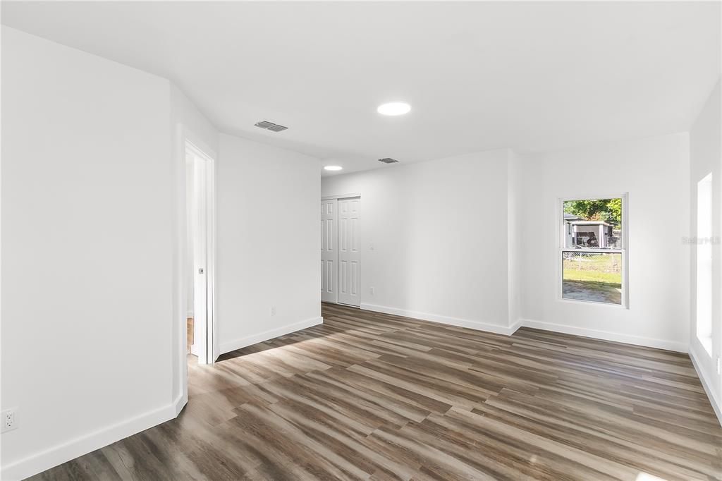 Active With Contract: $335,000 (4 beds, 2 baths, 1542 Square Feet)