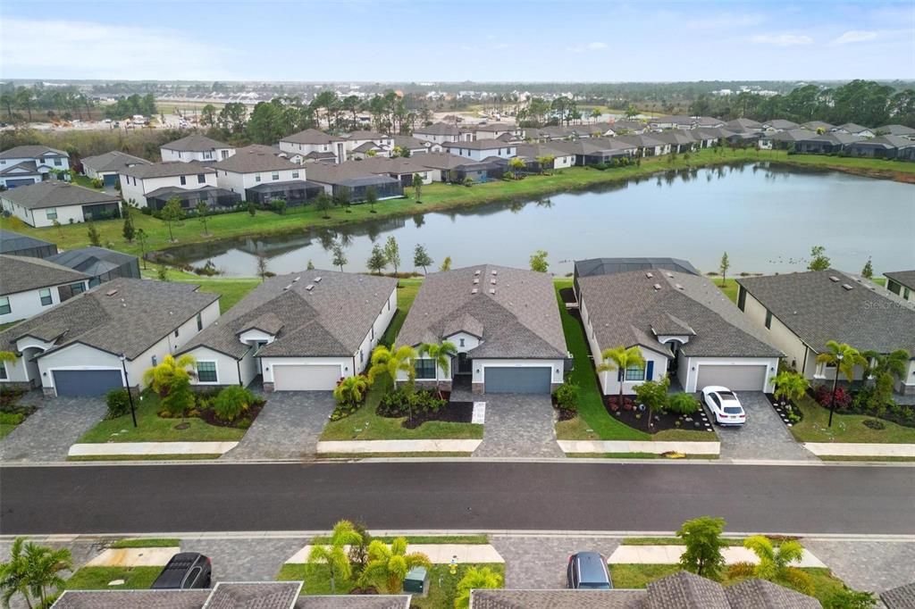 Activo con contrato: $415,000 (3 camas, 3 baños, 2214 Pies cuadrados)
