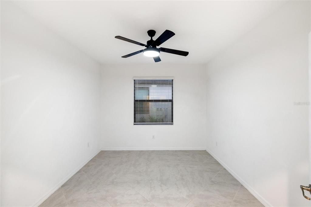 Activo con contrato: $415,000 (3 camas, 3 baños, 2214 Pies cuadrados)