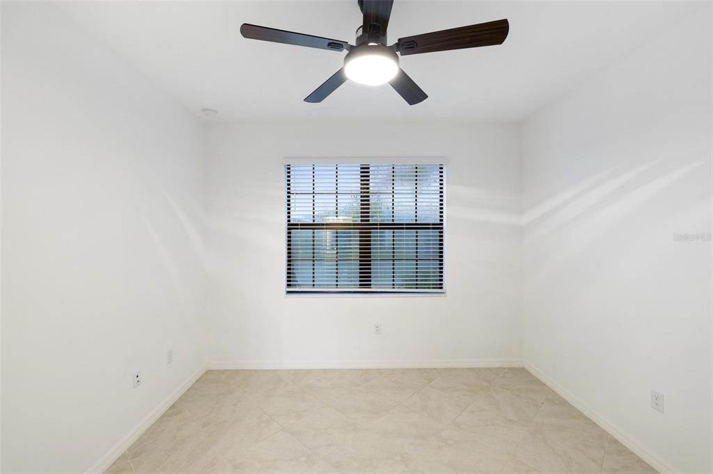 Activo con contrato: $415,000 (3 camas, 3 baños, 2214 Pies cuadrados)