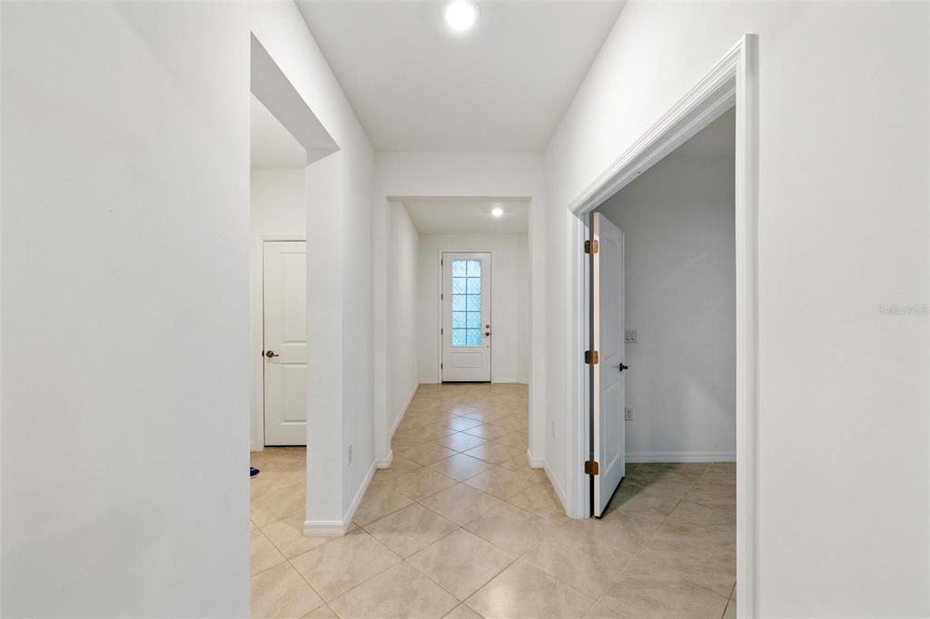 Activo con contrato: $415,000 (3 camas, 3 baños, 2214 Pies cuadrados)