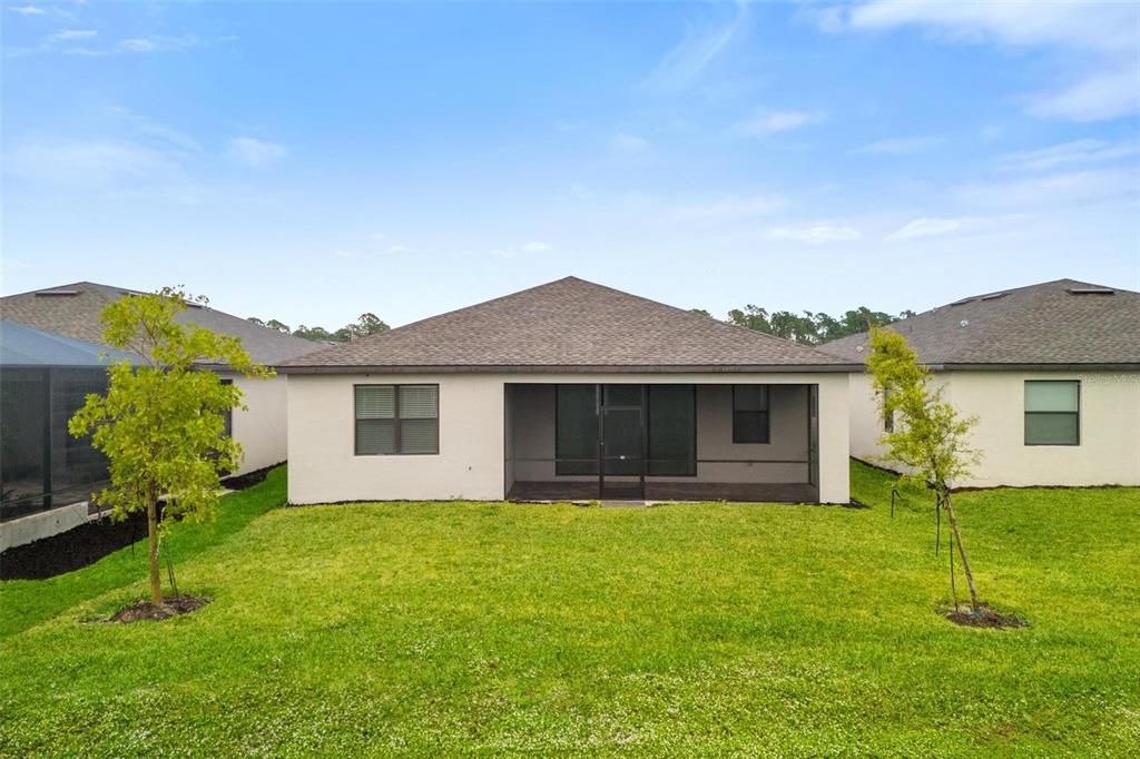 Activo con contrato: $415,000 (3 camas, 3 baños, 2214 Pies cuadrados)