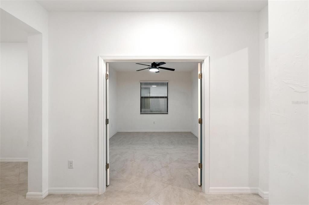 Activo con contrato: $415,000 (3 camas, 3 baños, 2214 Pies cuadrados)