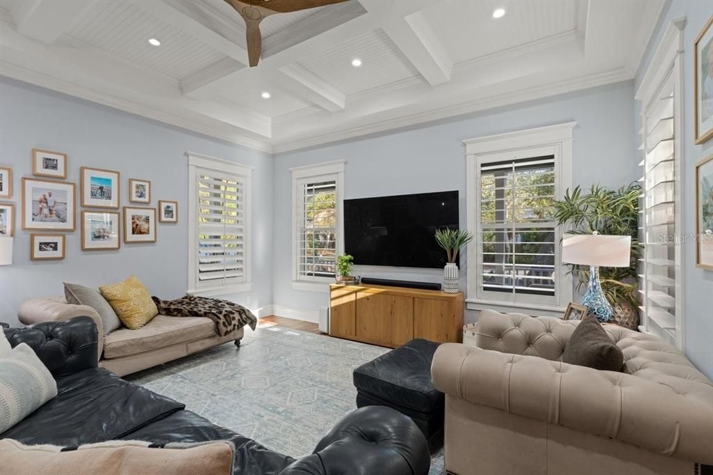 En Venta: $1,225,000 (3 camas, 2 baños, 2052 Pies cuadrados)