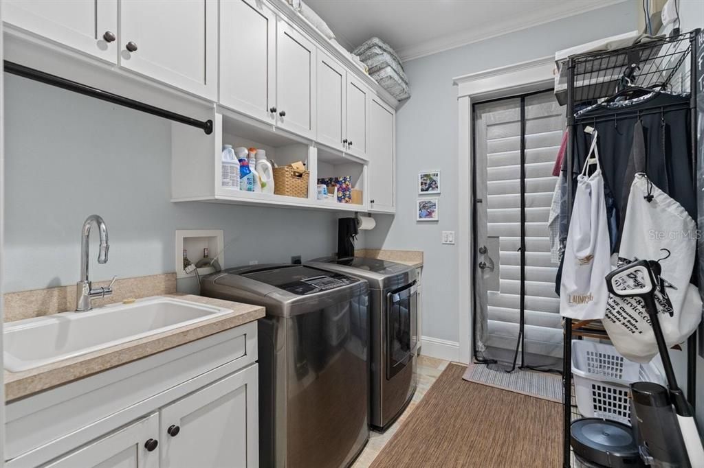 En Venta: $1,225,000 (3 camas, 2 baños, 2052 Pies cuadrados)