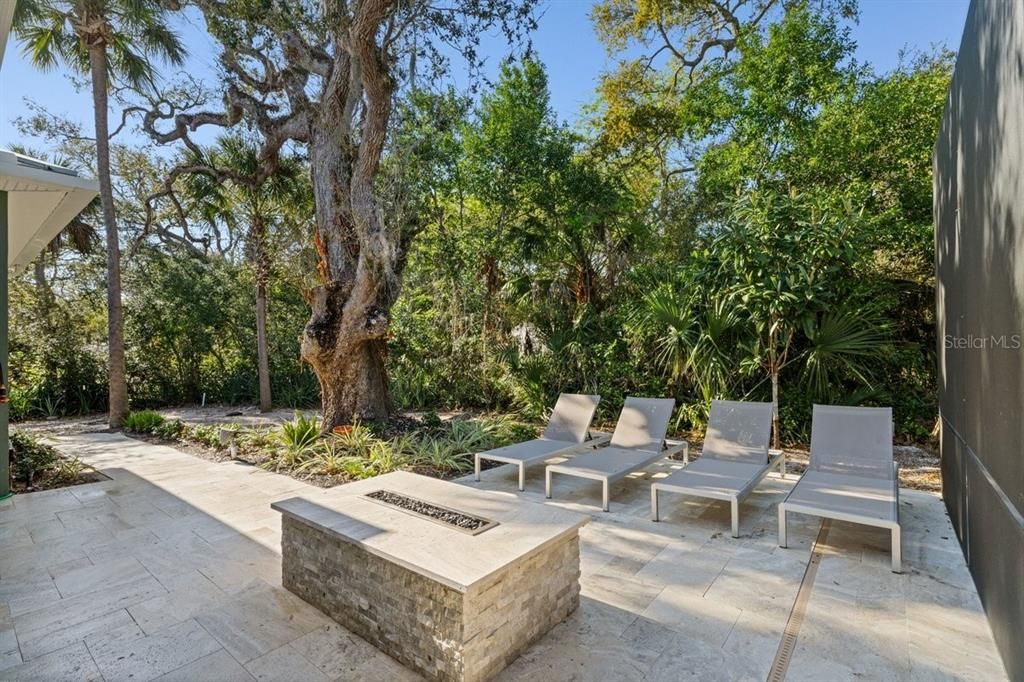 En Venta: $1,225,000 (3 camas, 2 baños, 2052 Pies cuadrados)