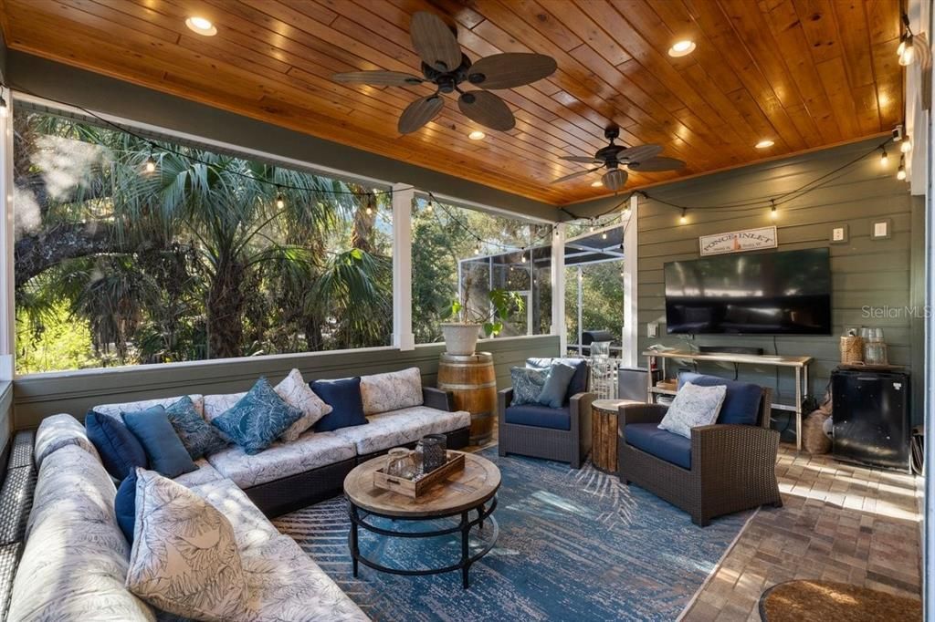En Venta: $1,225,000 (3 camas, 2 baños, 2052 Pies cuadrados)