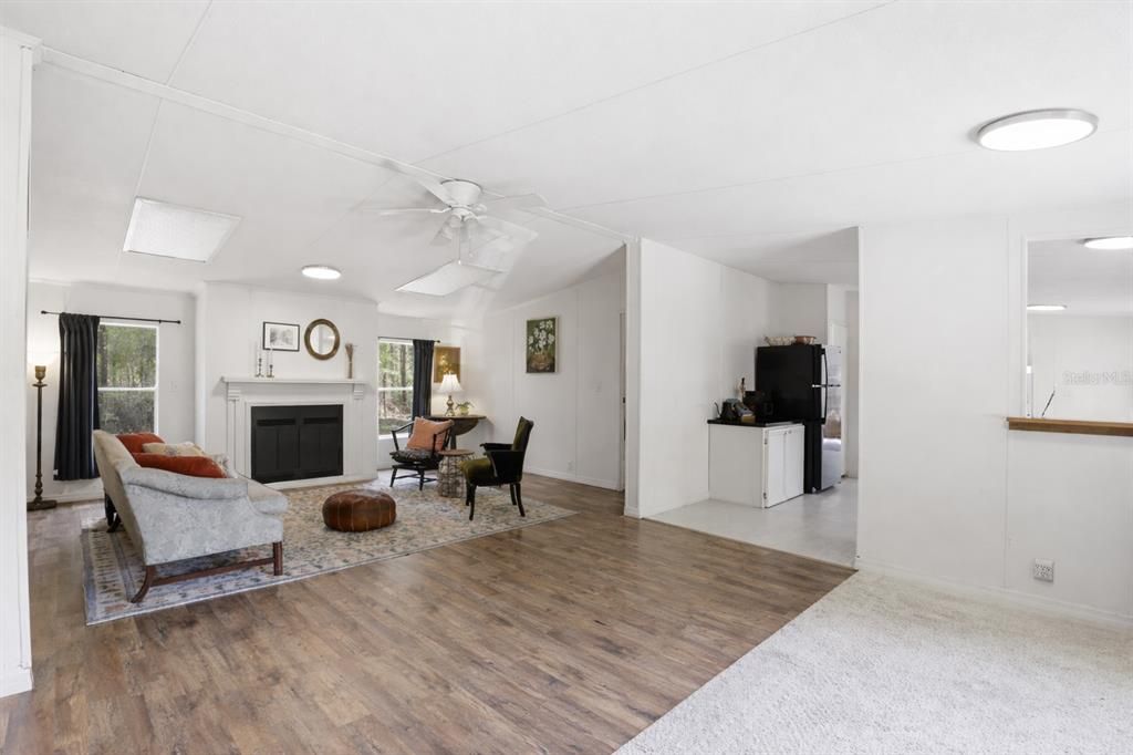Activo con contrato: $229,900 (3 camas, 2 baños, 1620 Pies cuadrados)