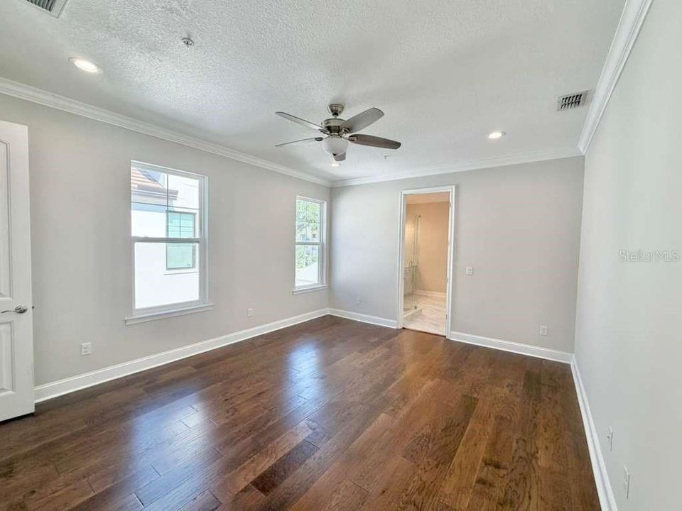 Active With Contract: $4,000 (3 beds, 2 baths, 1993 Square Feet)