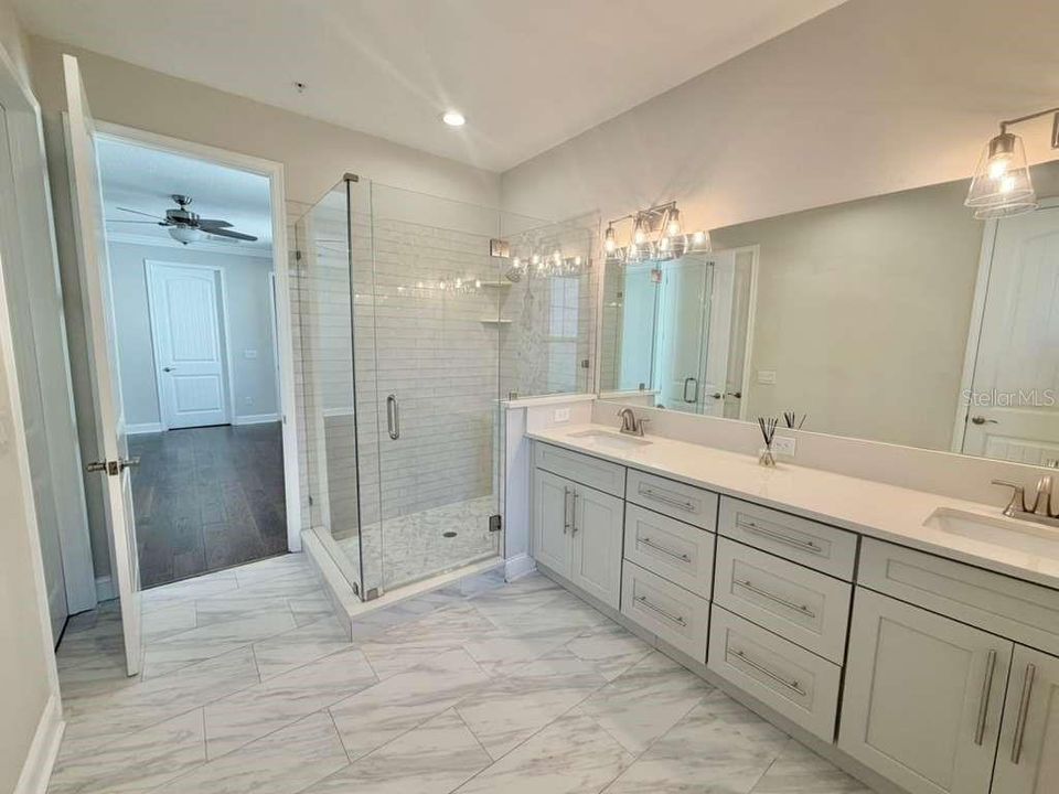 Active With Contract: $4,000 (3 beds, 2 baths, 1993 Square Feet)