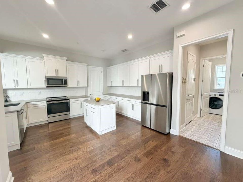 Active With Contract: $4,000 (3 beds, 2 baths, 1993 Square Feet)