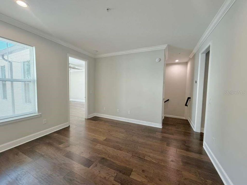 Active With Contract: $4,000 (3 beds, 2 baths, 1993 Square Feet)
