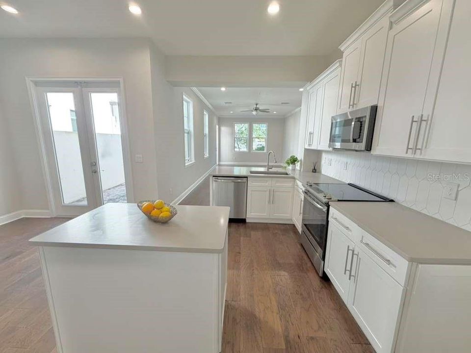 Active With Contract: $4,000 (3 beds, 2 baths, 1993 Square Feet)