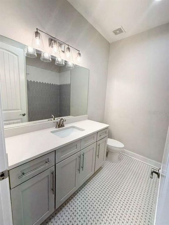 Active With Contract: $4,000 (3 beds, 2 baths, 1993 Square Feet)