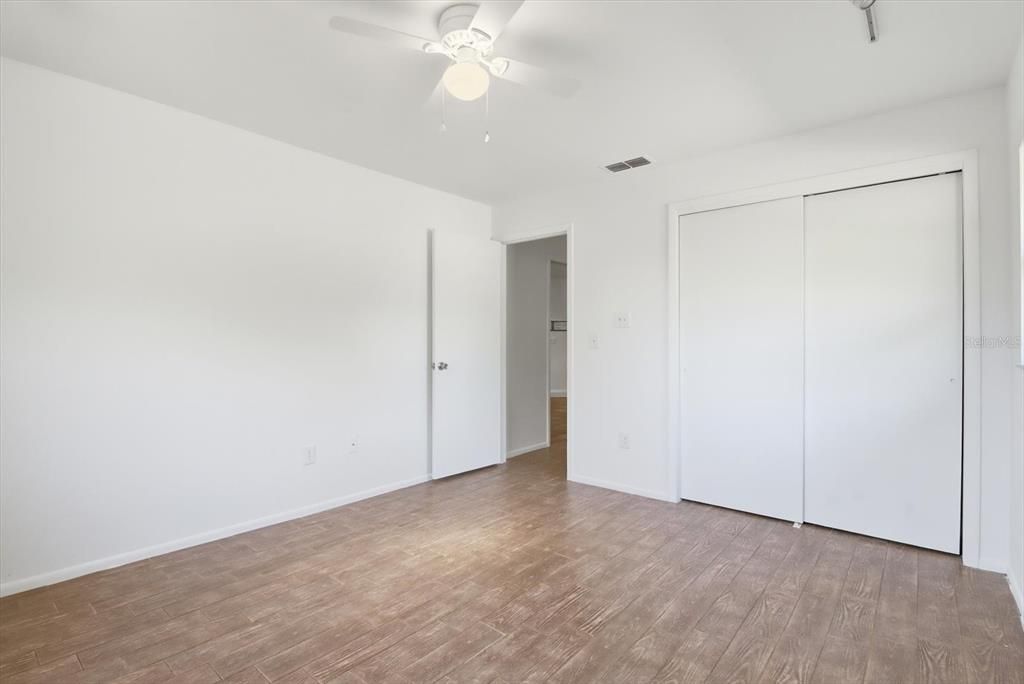 Active With Contract: $359,000 (3 beds, 3 baths, 2517 Square Feet)