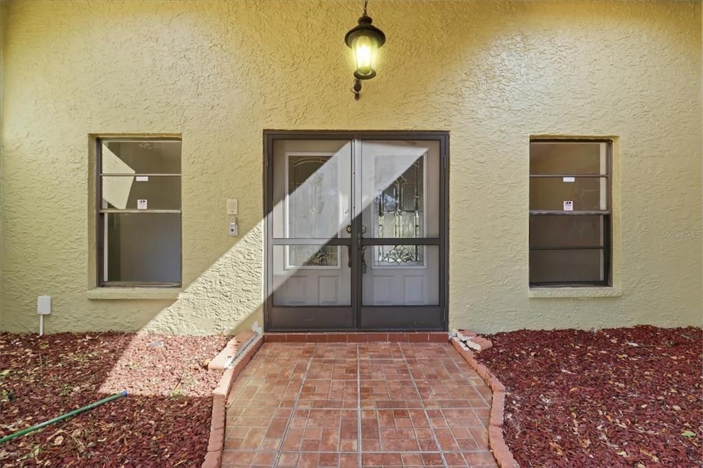 Active With Contract: $359,000 (3 beds, 3 baths, 2517 Square Feet)