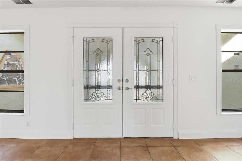 Active With Contract: $359,000 (3 beds, 3 baths, 2517 Square Feet)