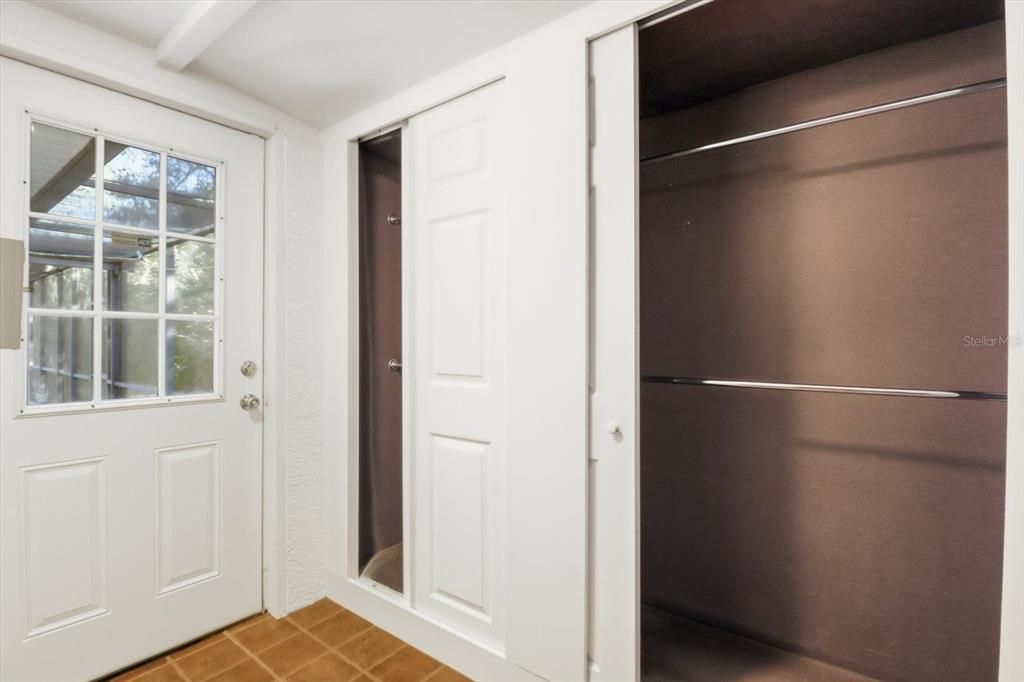 Active With Contract: $359,000 (3 beds, 3 baths, 2517 Square Feet)