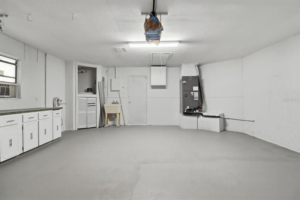 Active With Contract: $359,000 (3 beds, 3 baths, 2517 Square Feet)