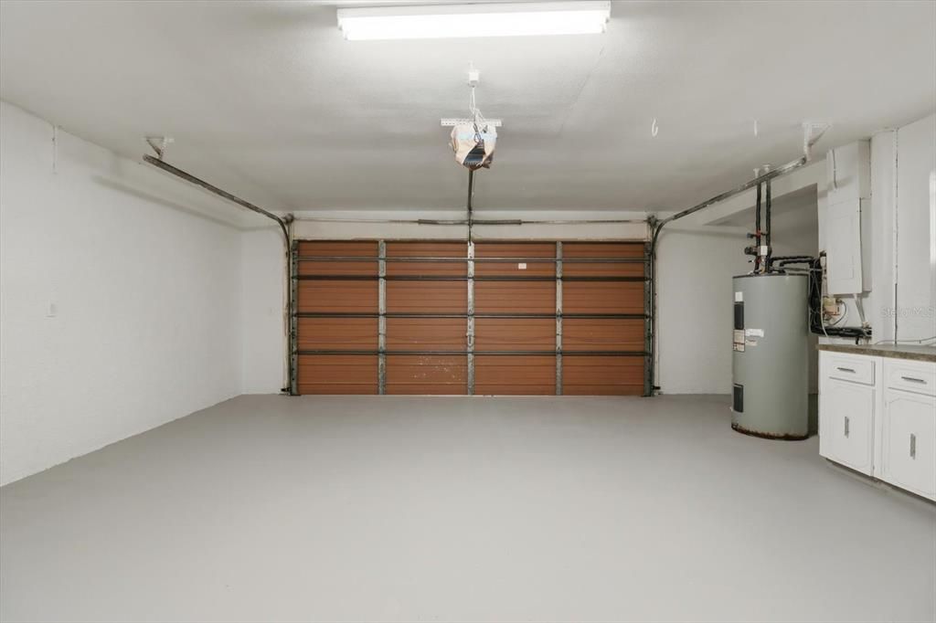 Active With Contract: $359,000 (3 beds, 3 baths, 2517 Square Feet)