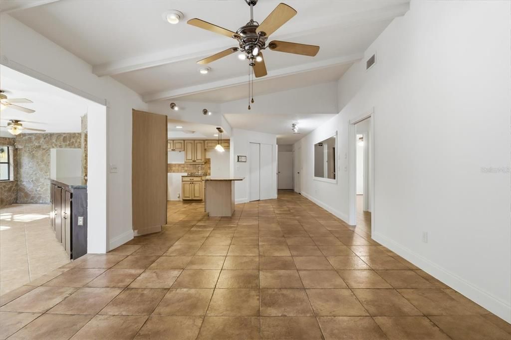 Active With Contract: $359,000 (3 beds, 3 baths, 2517 Square Feet)