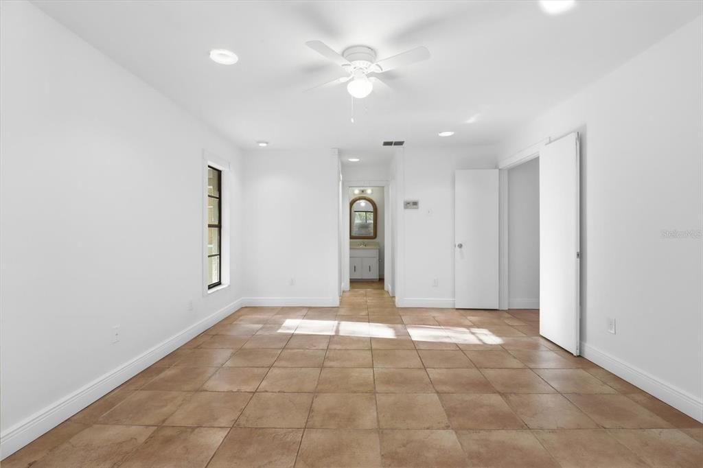 Active With Contract: $359,000 (3 beds, 3 baths, 2517 Square Feet)