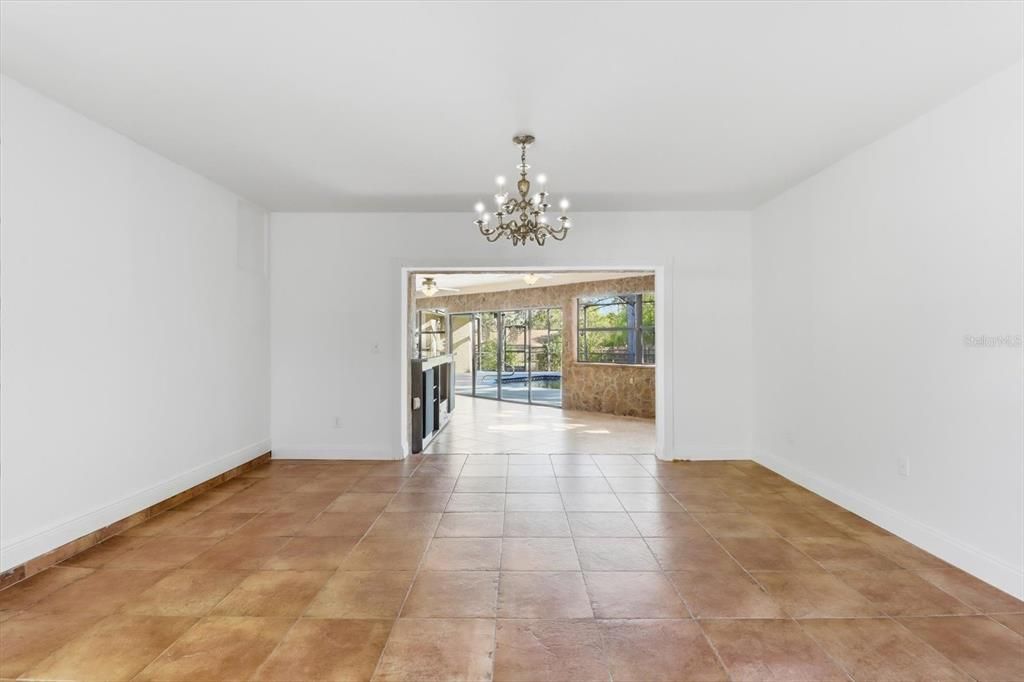 Active With Contract: $359,000 (3 beds, 3 baths, 2517 Square Feet)