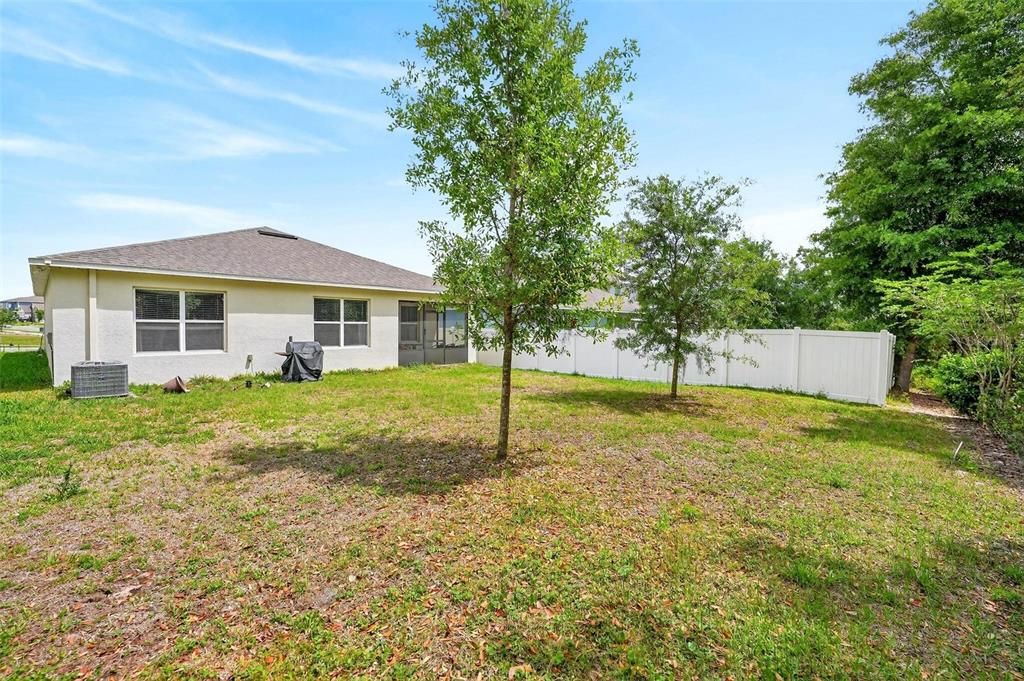 Activo con contrato: $300,000 (3 camas, 2 baños, 1706 Pies cuadrados)