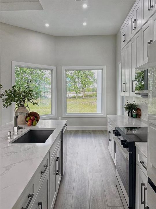 Active With Contract: $492,000 (3 beds, 2 baths, 1762 Square Feet)