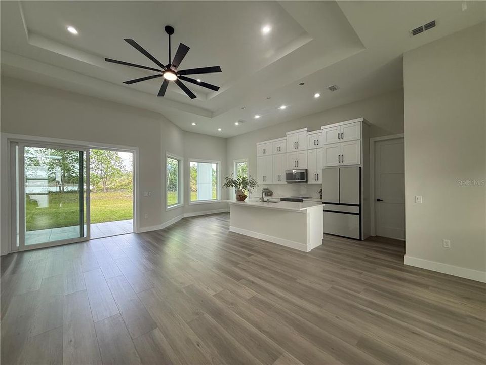 Active With Contract: $492,000 (3 beds, 2 baths, 1762 Square Feet)