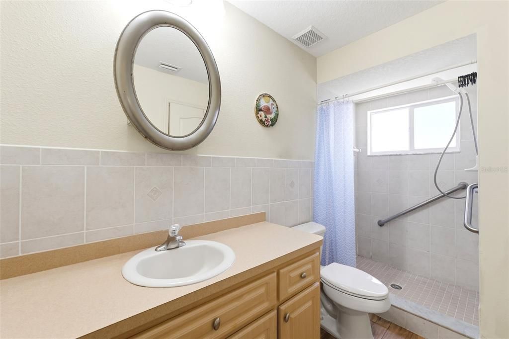 For Sale: $289,900 (3 beds, 2 baths, 1266 Square Feet)