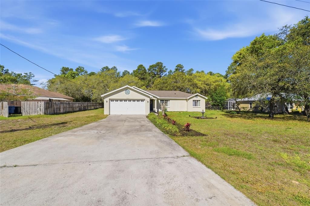 For Sale: $289,900 (3 beds, 2 baths, 1266 Square Feet)
